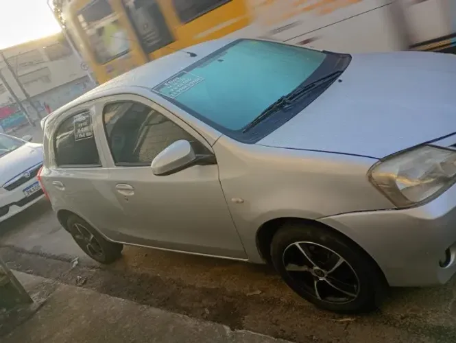 Toyota Etios X 1.3 Flex 16V 5P Mec. 2015