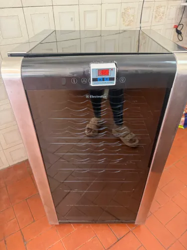 Adega frigobar Electrolux