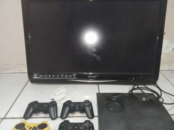 TV de 32 e PS3 completo