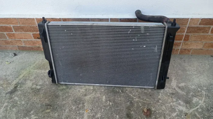 Vendo radiador do ômega 2005 3.6 v6