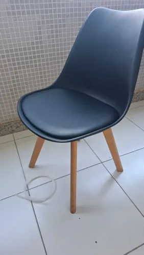 4 Cadeiras estofadas - 300 todas
