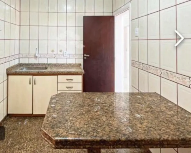 Conjunto de granito - bancada com cuba + mesa de apoio