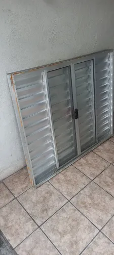 Janela de quarto 120×100