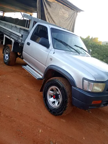 Toyota Hilux CS DX 4X4 3.0 8V 90cv Diesel 2004