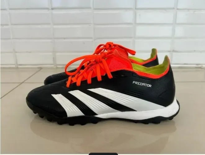 Chuteira society adidas predator 39