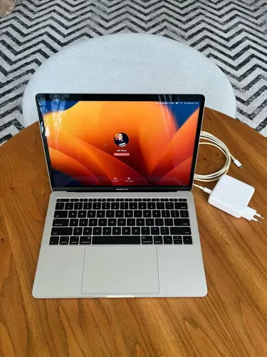 Não troco! MacBook Pro 13 2017 i5 8gb bateria 350 ciclos