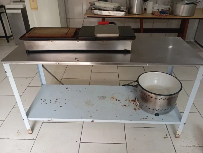 Mesa de Inox 1,60 x 0,60 m com Prateleira/Estrutura