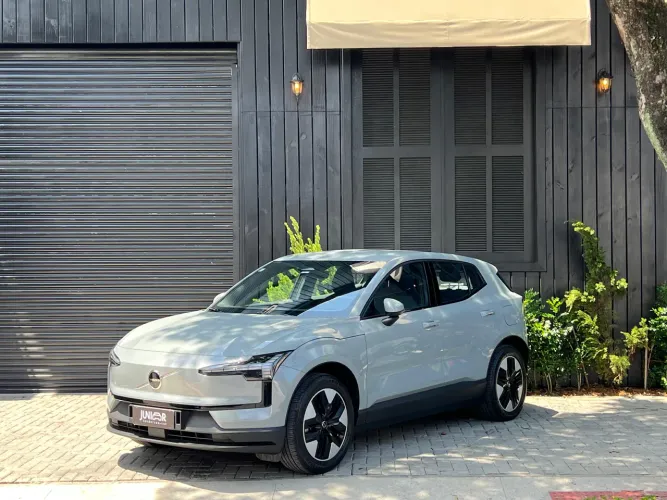 Volvo EX30 E40 Core (elétrico) 2024