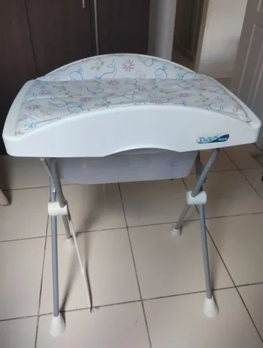 Doação de banheira de bebê, bebê conforto e triciclo para menina