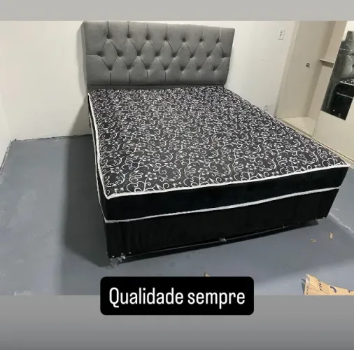 Cama QUEEN. Com cabeceira. Com travesseiro 