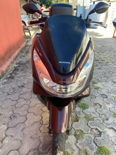 Pcx 2018, moto super conservada , toda revisada , pneus novos
