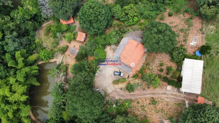 Fazenda com 30 mil m²! Com água corrente, lagoa, Área de pasto na Região de Biquinho de Pe