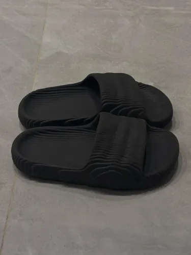 Chinelo da Adidas - adilette 22 cinza