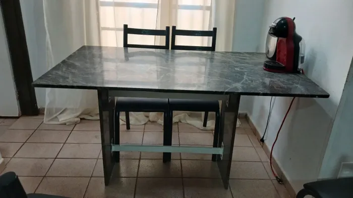 Mesa de mármore 4 lugares