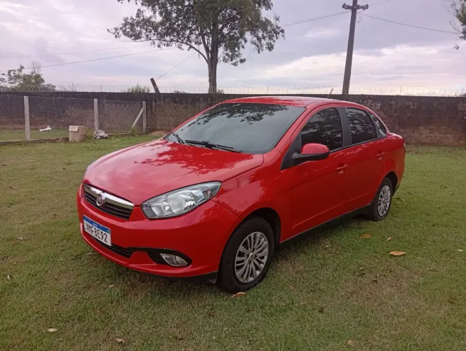 Fiat Grand Siena Attrac. 1.4 EVO F.flex 8V 2014