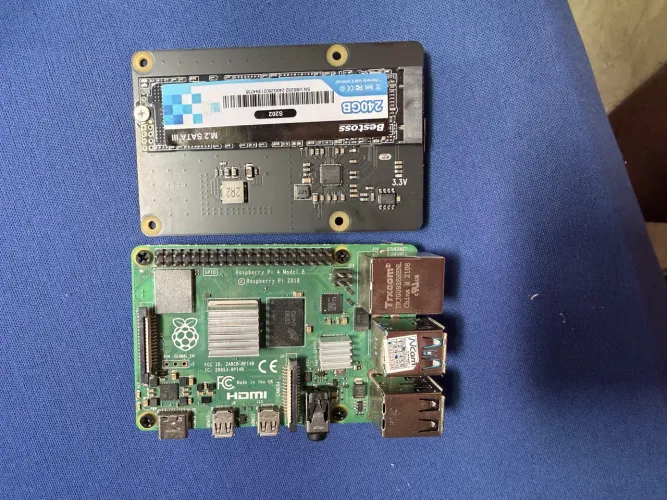 Raspberry Pi 4 model B com SSD e ventoinha Noctua NF-A4x10 5v