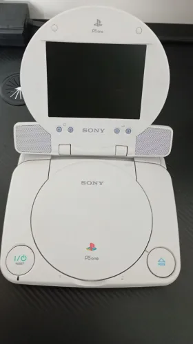 PSOne + Tela original c/ acessórios (único dono)