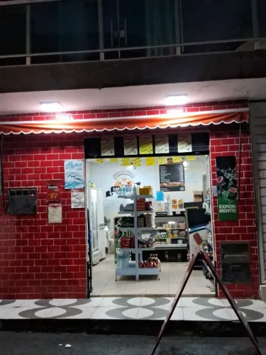 Casa de Frios / Ponto comercial à venda