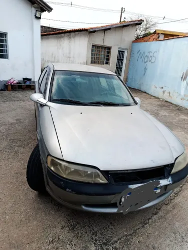 Chevrolet Vectra CD 2.2 16V / 2.0 16V Mec./aut. 1998