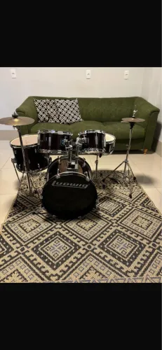 Vendo bateria infantil 