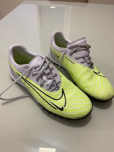 Chuteira Society Nike Phantom 39