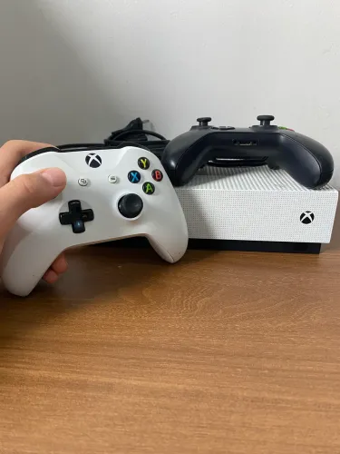 ?Xbox One S 500Gb + 2 Controles Originais| Aceito Pc ou notebook