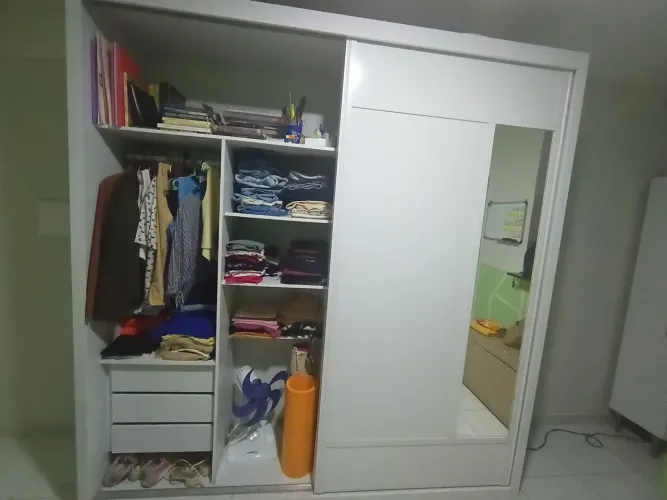 VENDO GUARDA-ROUPA SEMI NOVO