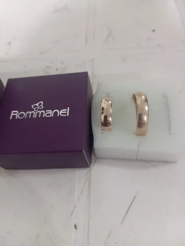 Um par de alianças ouro 18K - folheado a ouro