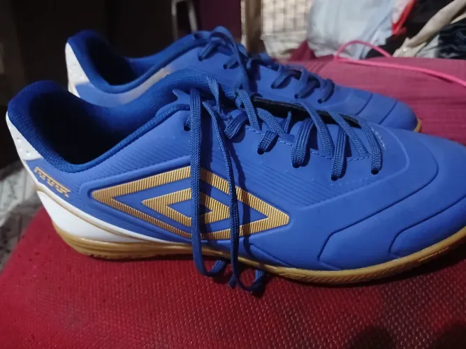Chuteira N41 umbro