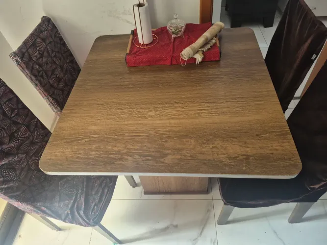 Mesa de Jantar Rústica (Madeira Maciça) + 4 Cadeiras Firmes