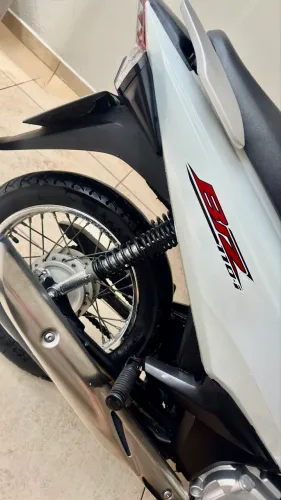 Honda Biz 110i 2023 | Única Dona | Apenas 7.807 km | Pneus Originais