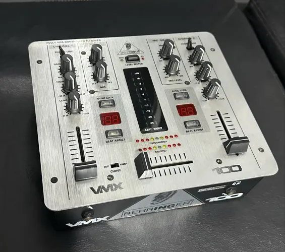 MIXER BEHRINGER VMX 100