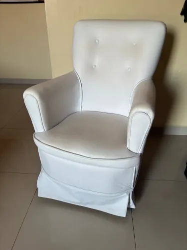 Poltrona de Amamentação Aconchego com Balanço Branco 
