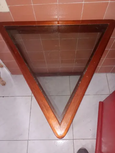 Mesa de madeira e vidro 60cm altura e 60 cm largura 