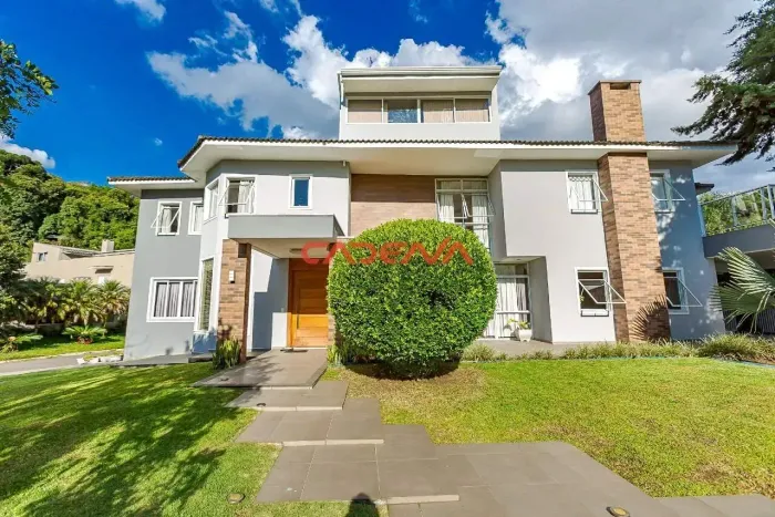 Casa com 4 suítes e 7 vagas para aluguel no Campo Comprido
