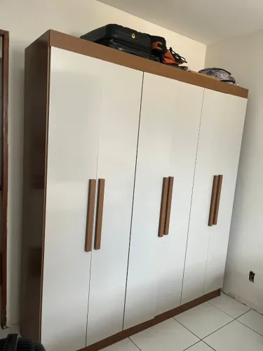 Guarda roupa casal avelã - Estado de novo