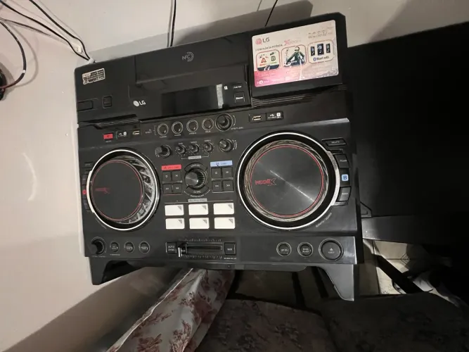 Aparelho de som LG XBOOM