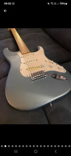 Guitarra fender mim com up