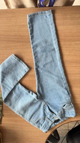 Calça jeans azul clara tamanho 4 anos