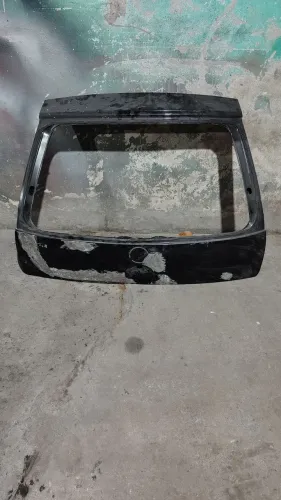 Tampa traseira Corsa Hatch