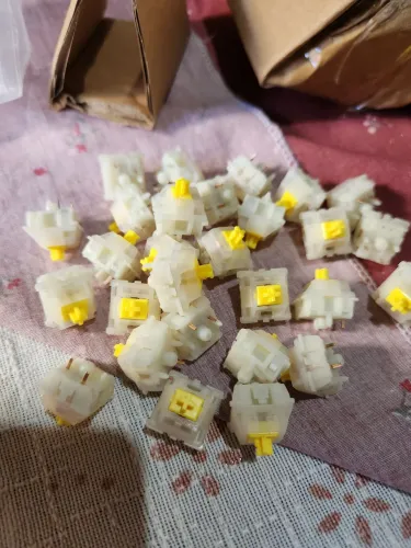 Gateron Milky Yellow Pro 30 un