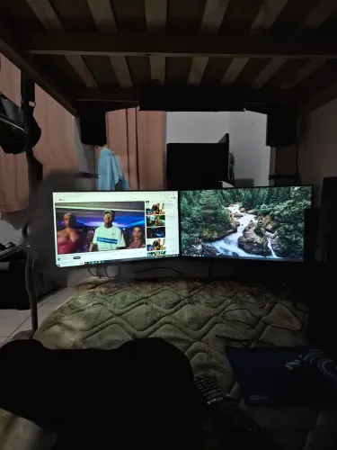 Pc com 2 monitores de 24 polegadas