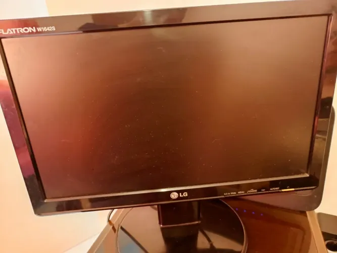 Monitor 18 polegadas 