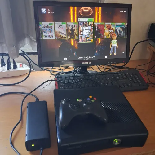 Xbox360 desbloqueado rgh 35 jogos no hd - 1 controle e fonte original