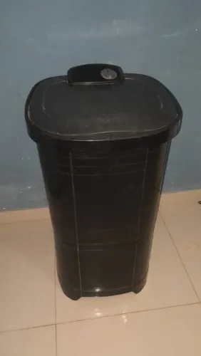 Tanquinho de lavar roupa semi novo.$350