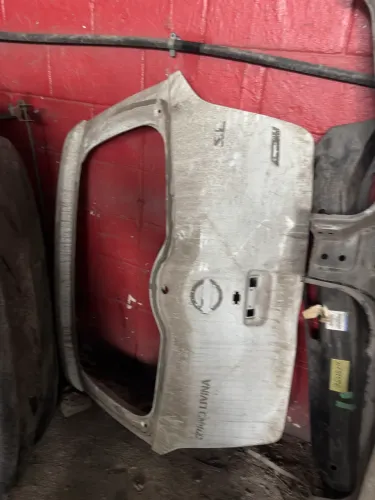 Tampa Livina Nissan mala