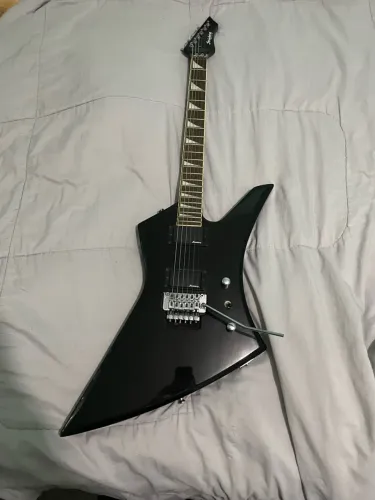 Guitarra Floyd Rose Explorer