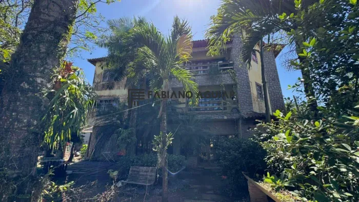 Casa Residencial / Comercial em Araruama, 3 quartos ( 1 suíte ) - R$ 950.000,00 - Coqueira