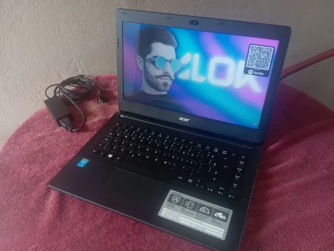 Notebook Acer ES1-431 / 4 GB Memoria / tela 14 slim / bluetooth