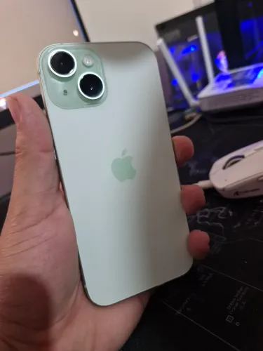 iPhone 15 128GB